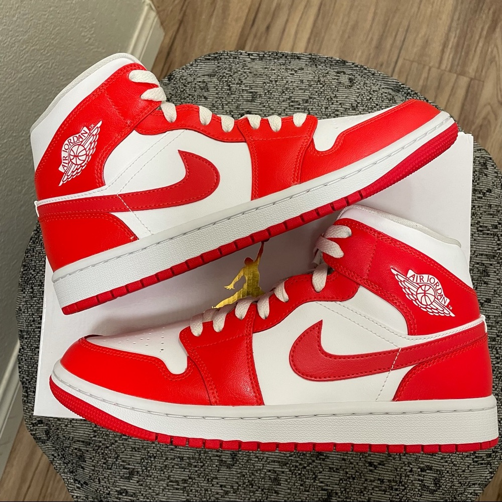 Air Jordan 1 mid habanero red women’s size 10 men’s size 8.5